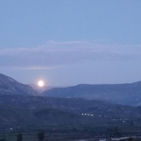 Rondo Guesthouse Gjirokastër Eksteriør bilde