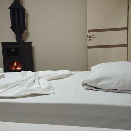 Rondo Guesthouse Gjirokastër Eksteriør bilde