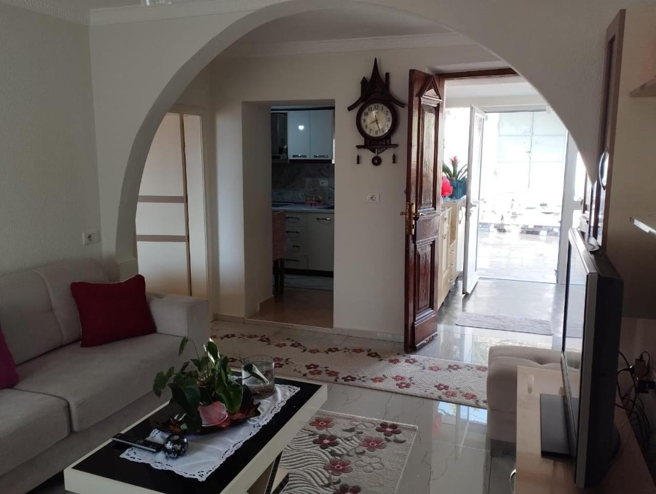 Rondo Guesthouse Gjirokastër Eksteriør bilde