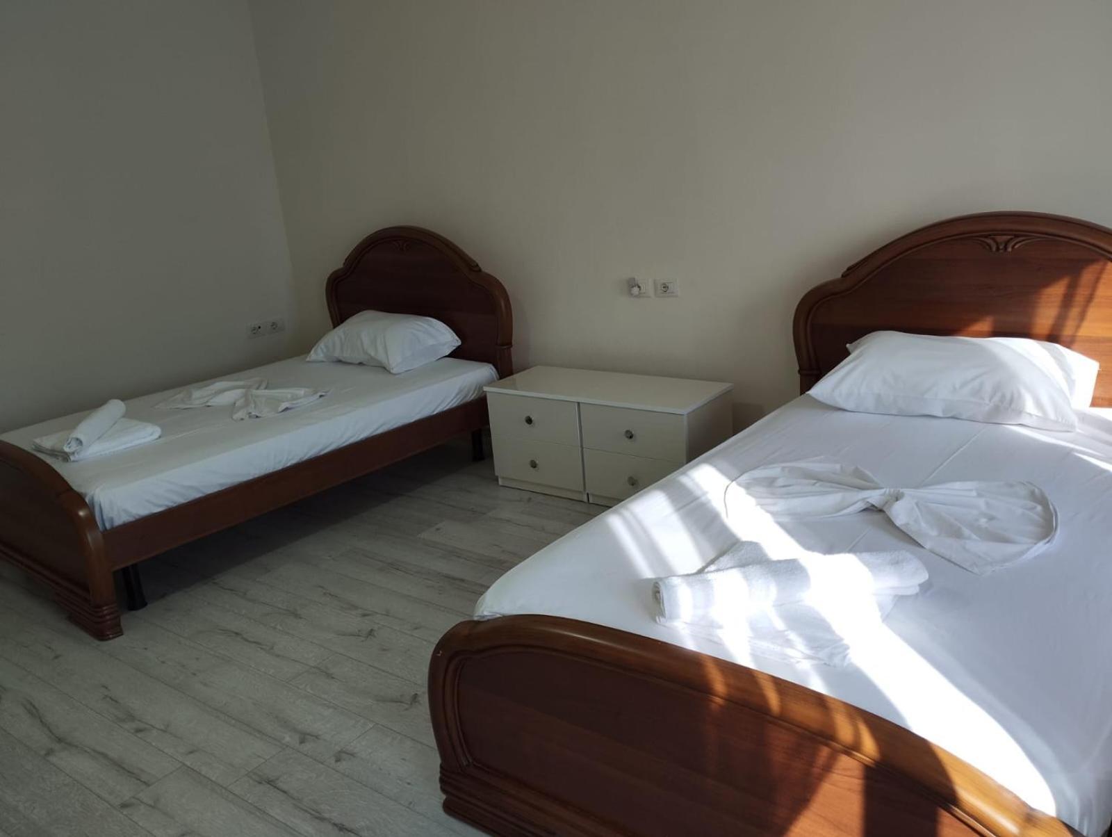 Rondo Guesthouse Gjirokastër Eksteriør bilde