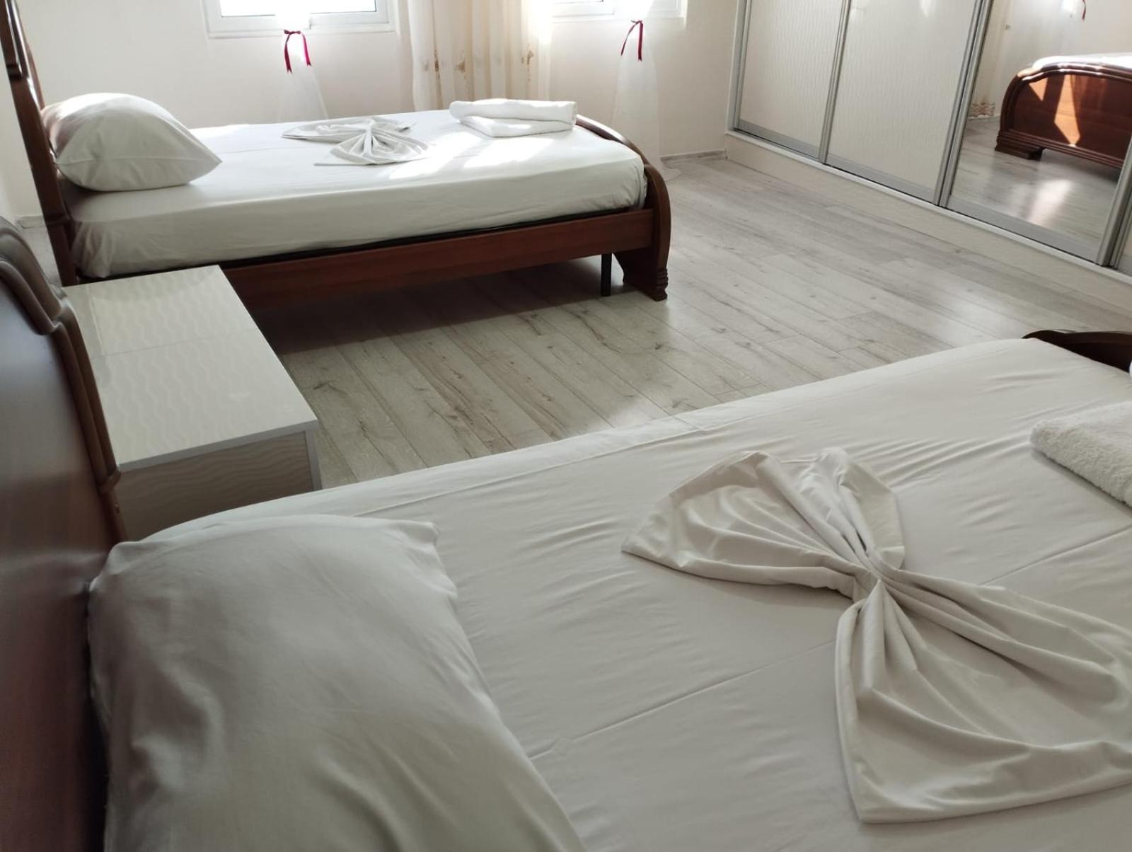 Rondo Guesthouse Gjirokastër Eksteriør bilde