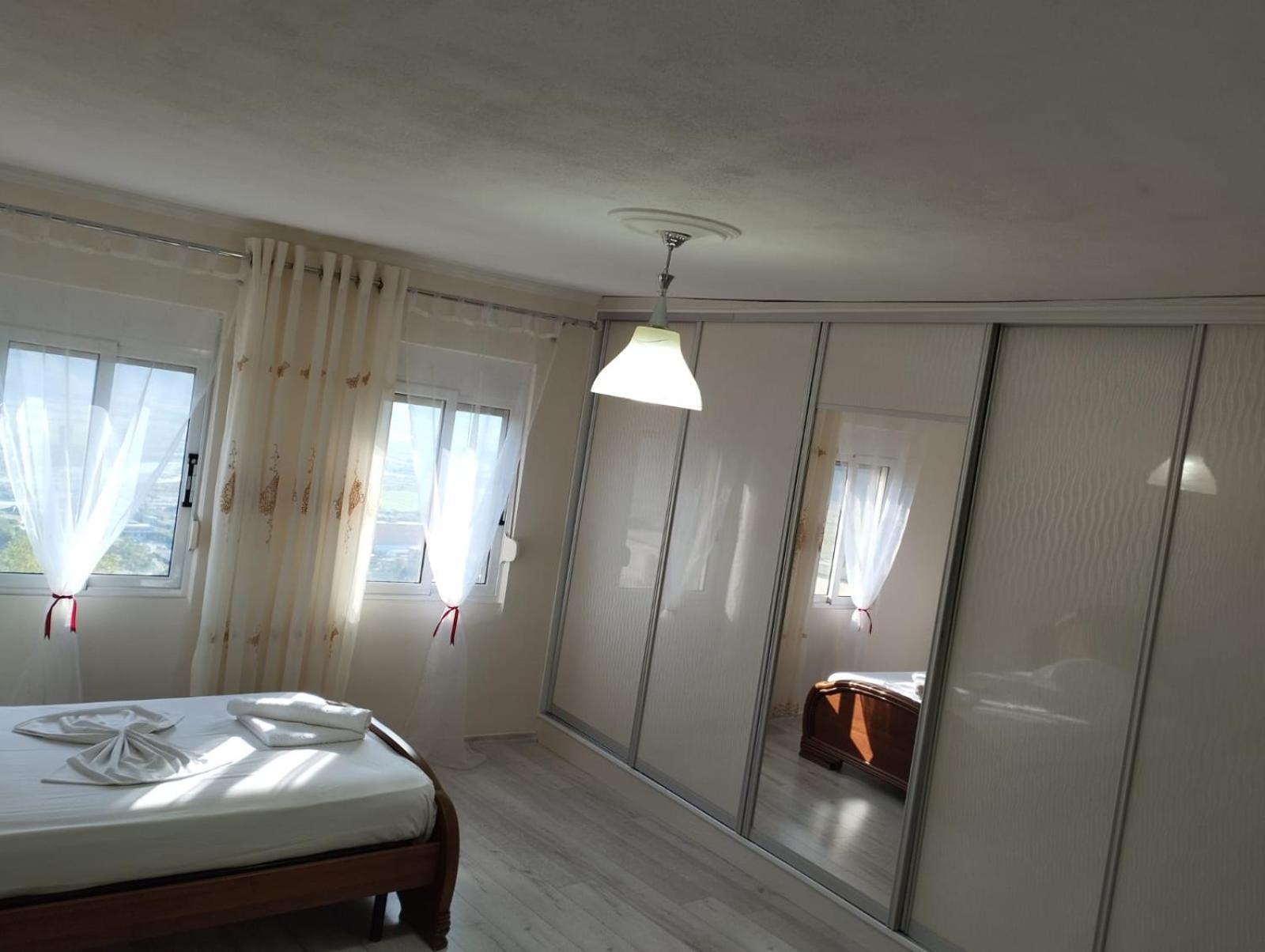 Rondo Guesthouse Gjirokastër Eksteriør bilde