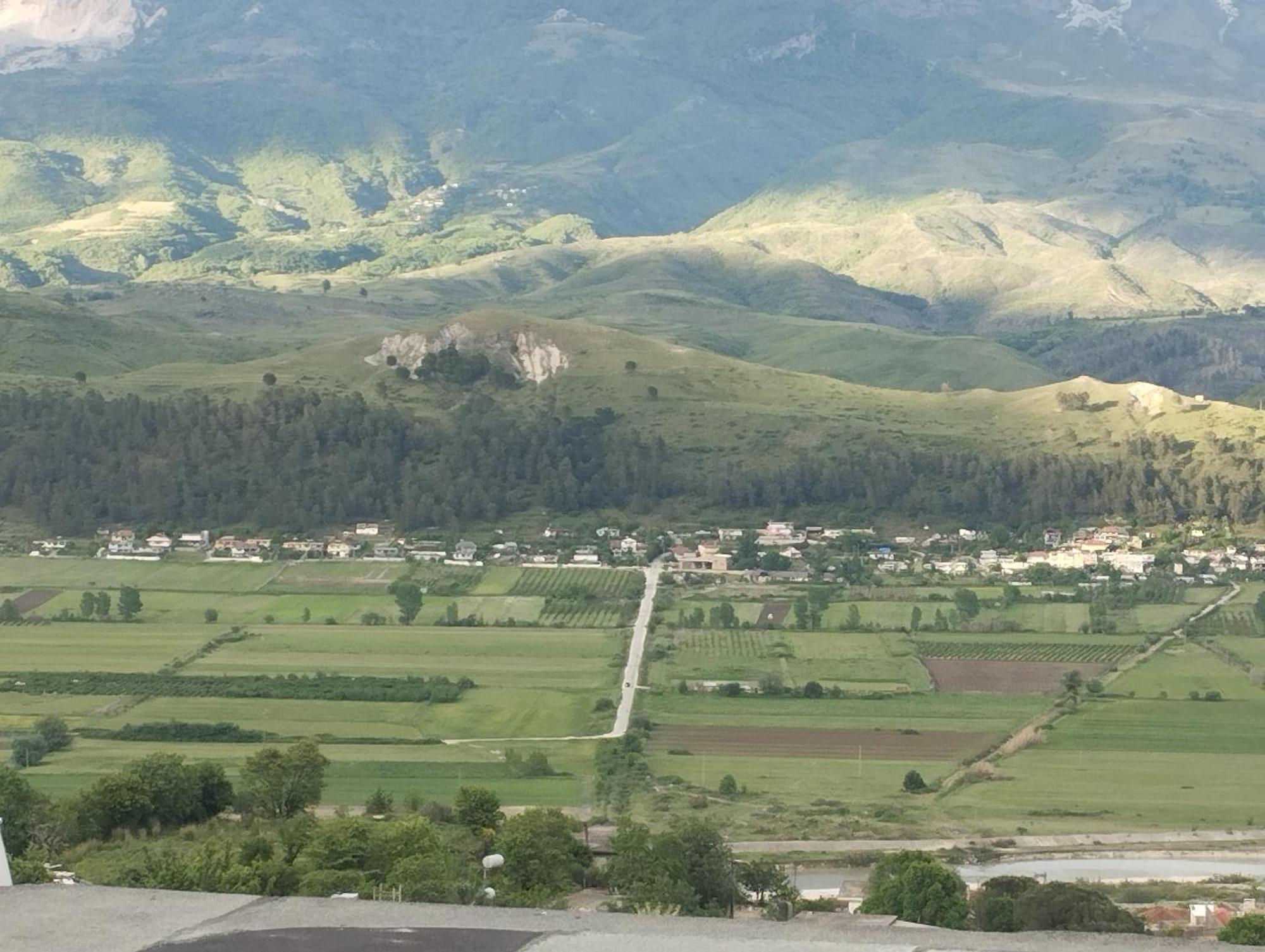 Rondo Guesthouse Gjirokastër Eksteriør bilde